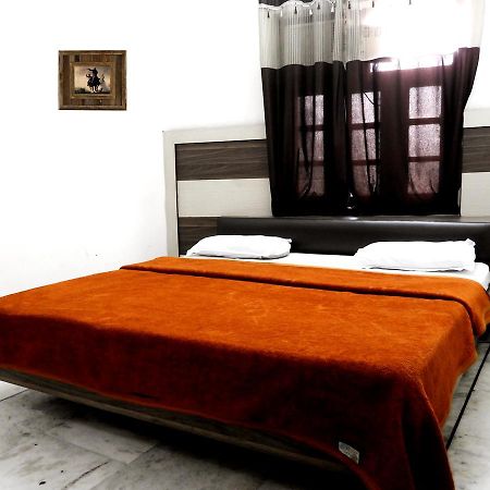 Time Square Guest House Jalandhar Extérieur photo