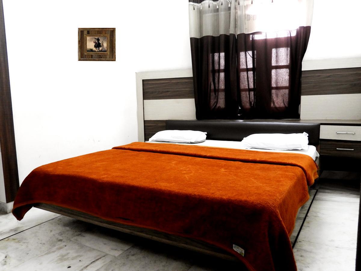 Time Square Guest House Jalandhar Extérieur photo