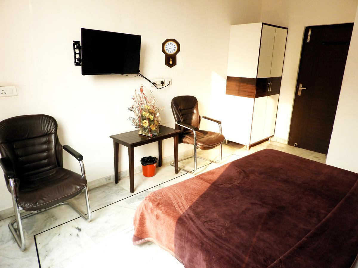 Time Square Guest House Jalandhar Extérieur photo