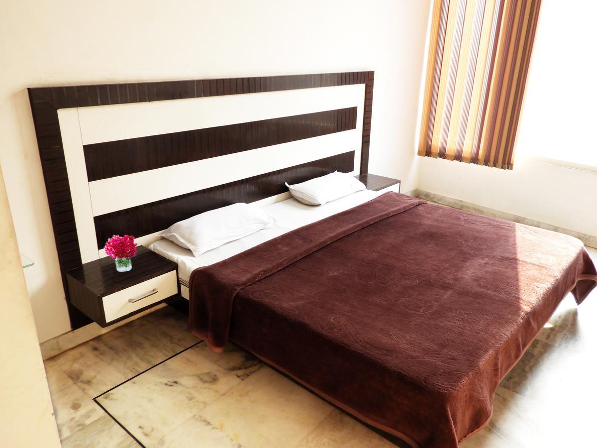 Time Square Guest House Jalandhar Extérieur photo