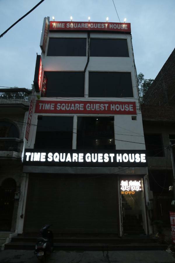 Time Square Guest House Jalandhar Extérieur photo