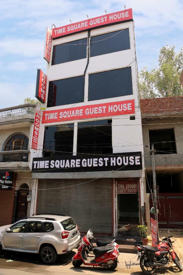 Time Square Guest House Jalandhar Extérieur photo